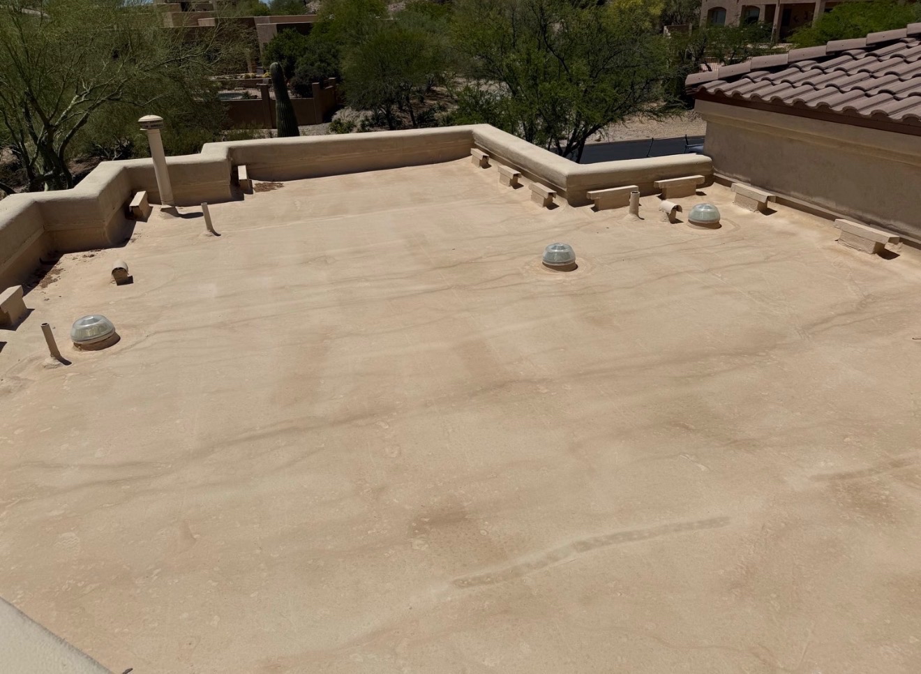 Parapet wall cracks before W&D Roofing roof coating restoration
