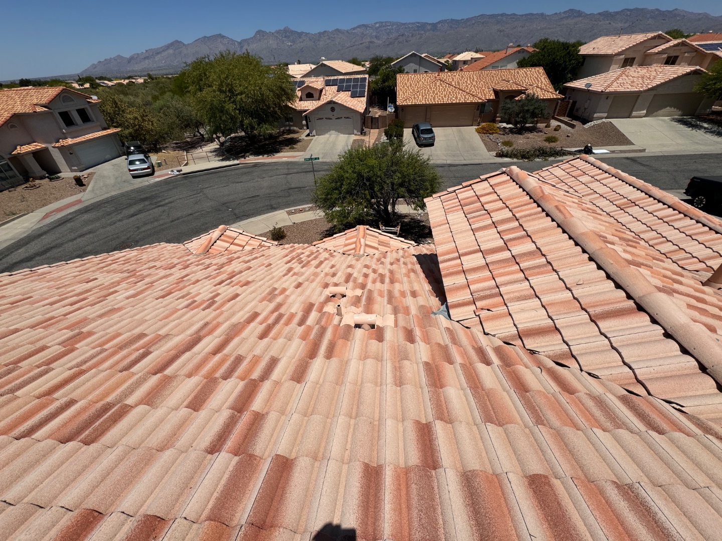 Real W&D Roofing Arizona tile roofing system on a residential desert home